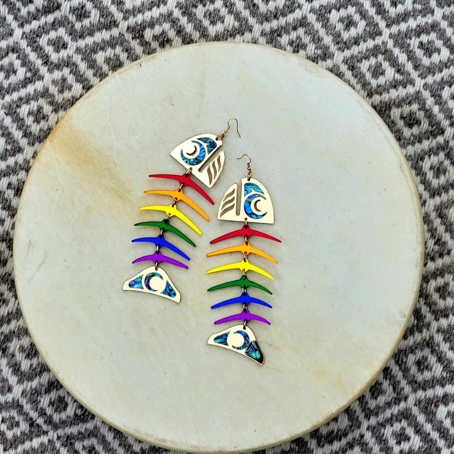 Cooper Canoe Women Rainbow Salmon Ghost