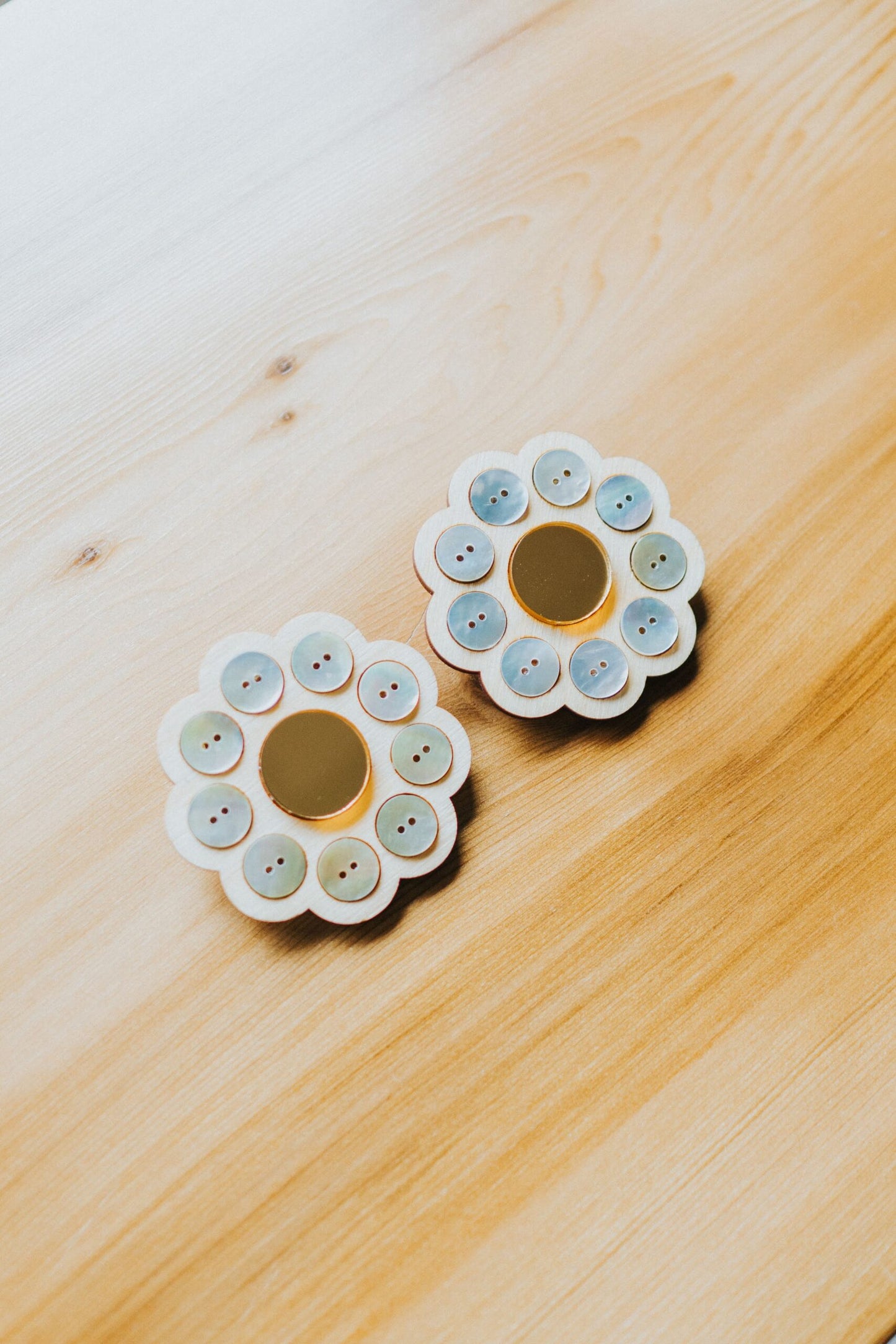 Gold-Button-Blanket-Flowers-165