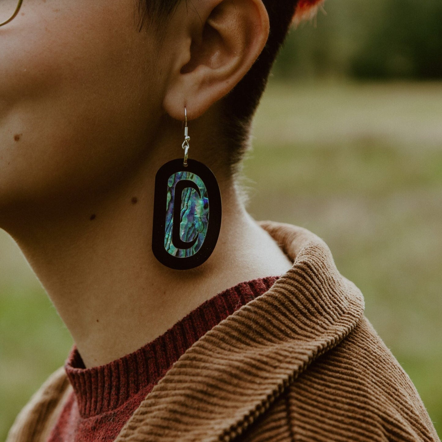 Abalone Ovoid Black