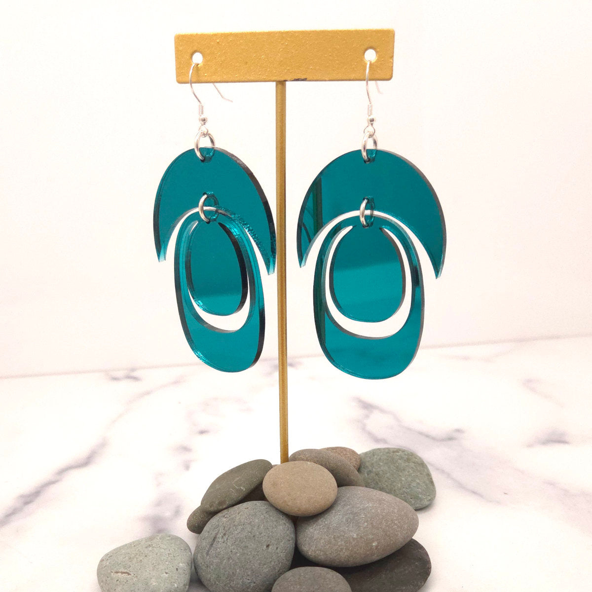Aligned Form Earring