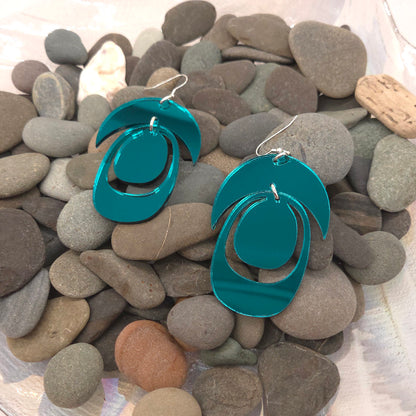 Aligned Form Earring