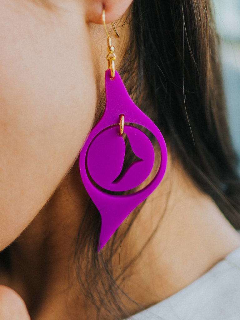 Electric Grape Octopus Eye - Copper Canoe Woman
