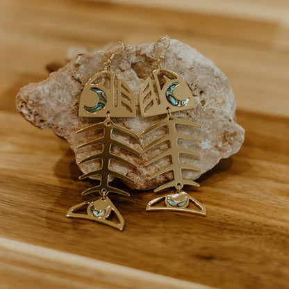 salmon ghost earring medium gold metal abalone