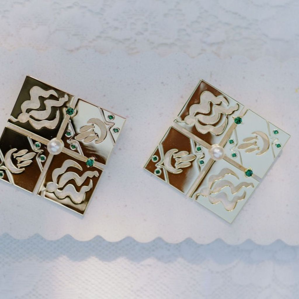 Sea prayer earring gold metal