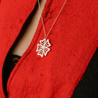 'Wild Rose Sovereign Necklace - PRE ORDER